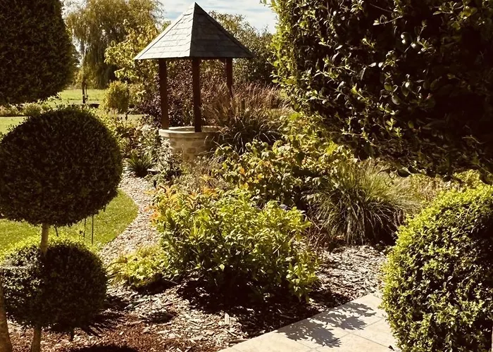 Aurefees Bed & Breakfast 3*